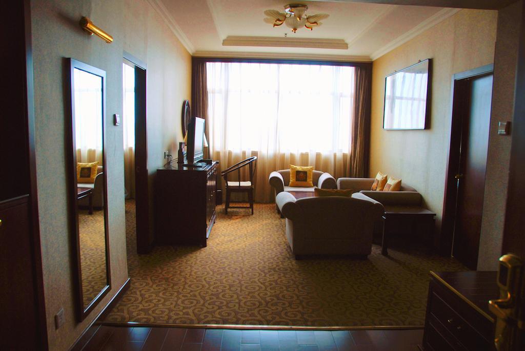 Jianguo Qianmen Beijing Hotel Room photo